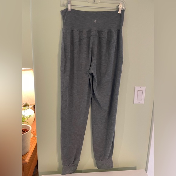 Athleta Salutation Jogger Size M - Picture 3 of 10